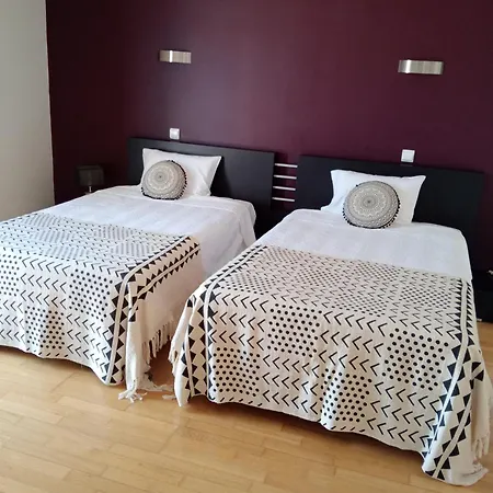 Black Hill Проживание в семье Фару