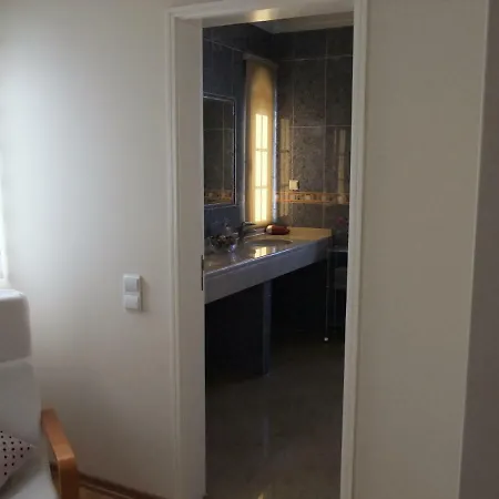 Black Hill Проживание в семье *